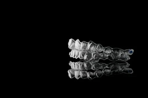 Une série d’aligneurs transparents